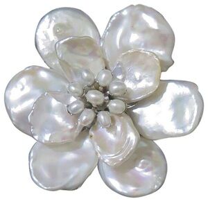 Mei's New York Keshi Pearl Flower Earrings